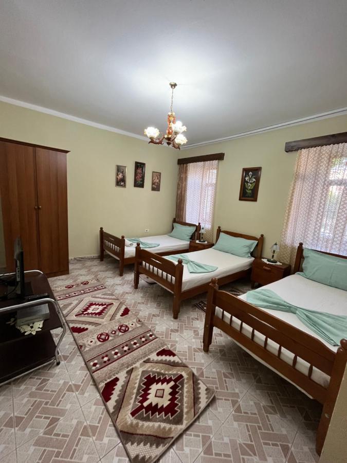 Guest House Adi Doga Berati Exterior foto