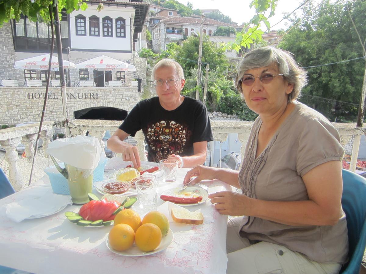 Guest House Adi Doga Berati Exterior foto